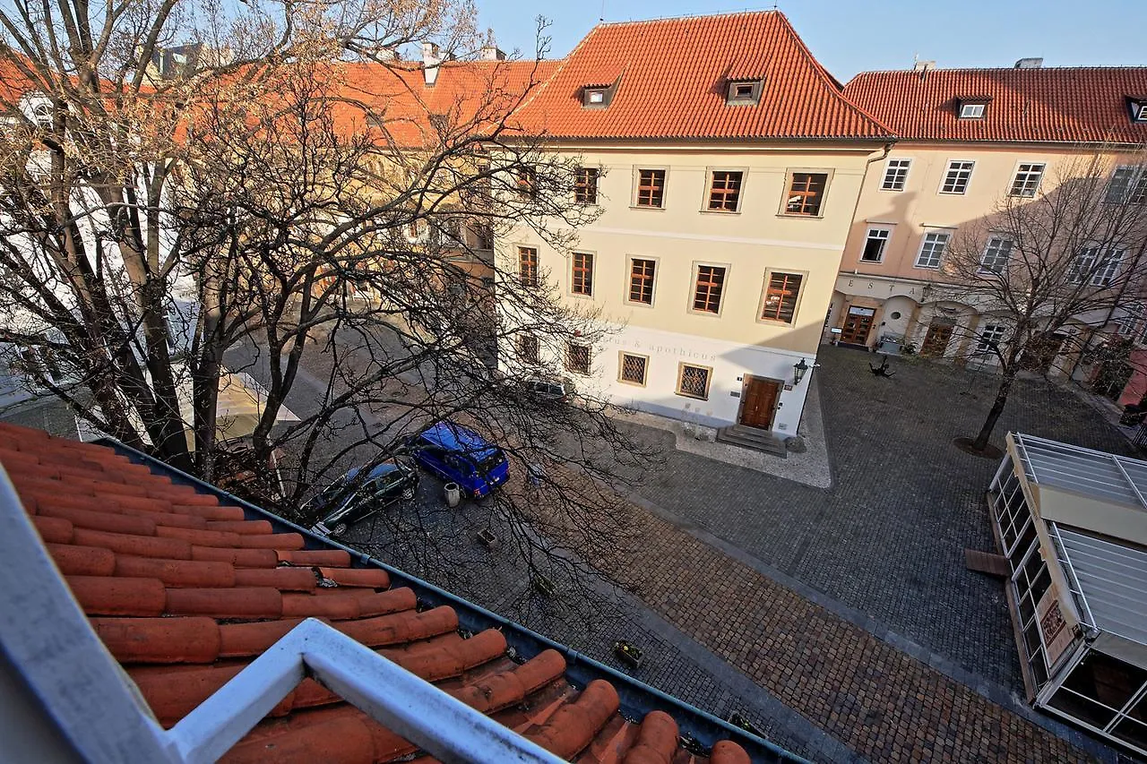 **** Penzion Tyn Courtyard Guestrooms Praha Česká republika